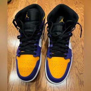 Jordan 1 Mid Lakers